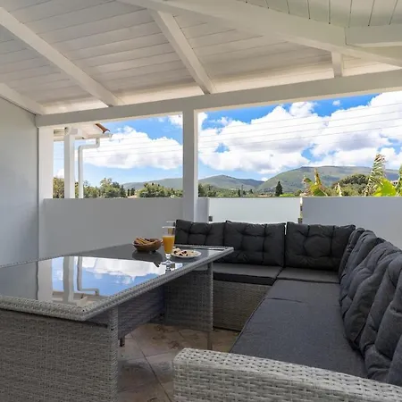 Superior Three Bedroom Apartament *