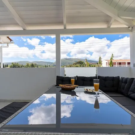 Superior Three Bedroom 公寓
