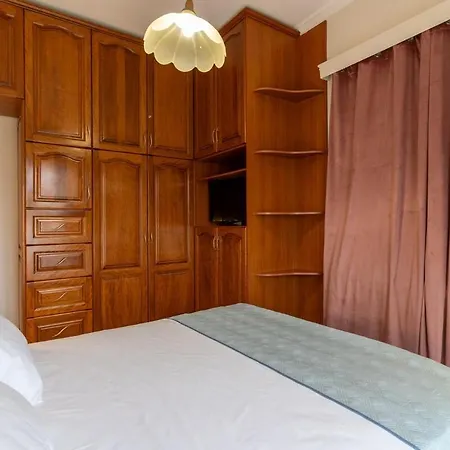 Superior Three Bedroom Закинтос