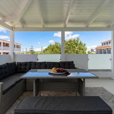 Superior Three Bedroom 公寓 扎金索斯镇