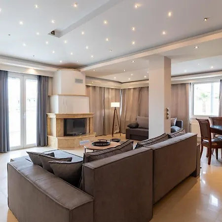 Superior Three Bedroom Apartment